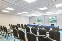 Holiday Inn Express & Suites BURLINGTON - MOUNT HOLLY by IHG - Parking