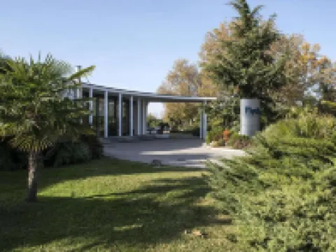 FlyOn Hotel & Conference Center Hotels in 