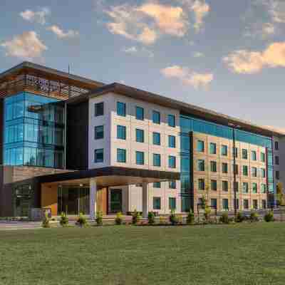DoubleTree by Hilton Auckland Karaka Hotel Exterior