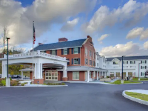 Hampton Inn & Suites Manchester Hotels in Manchester