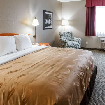 Golden Leaf Villa - Housity
