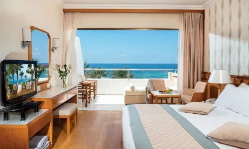 Constantinou Bros Pioneer Beach Hotel