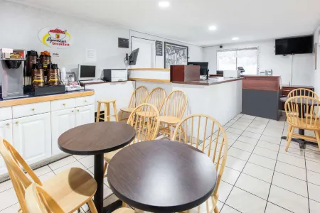 Super 8 by Wyndham Bishop Отели рядом с достопримечательностью «Ancient Bristlecone Pine Forest»