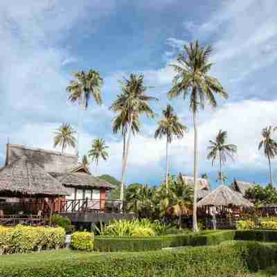 SAii Phi Phi Island Village Hotel Exterior