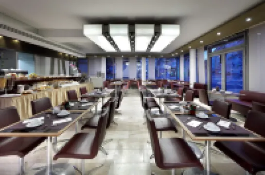 โรงแรมยูโรสตาร์ เอมบาสซี