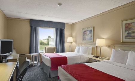 Ramada by Wyndham Trenton - Housity