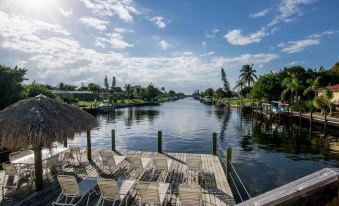 OYO Waterfront Hotel- Cape Coral Fort Myers, FL