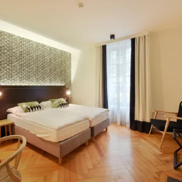 Hôtel Pax Отели рядом с достопримечательностью «Парк Бертран»