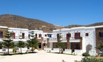 Tinos Suites & Apartments