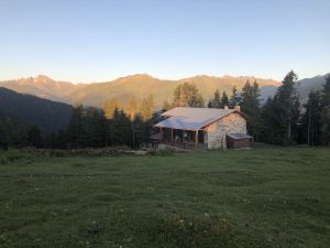 塔內維特山屋飯店