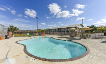 Windcrest Inn and Suites