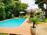 Aerotropolis Guest Lodge Hotel di Kempton Park