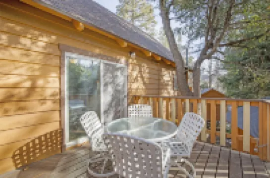 Sleepy Hollow Cabins & Hotel