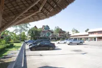 100 Islands Resort & Spa - Parkering