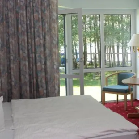 Hotel Fährkrug Отели в г. Темплин