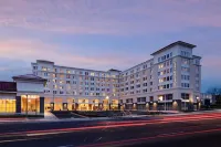 Hotel Madison & Shenandoah Conference Ctr. Отели рядом с достопримечательностью «Museum of American Jewelry Design and Manufacturing»