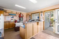 Swansea Cottages & Motel Suites Hotels in Swansea