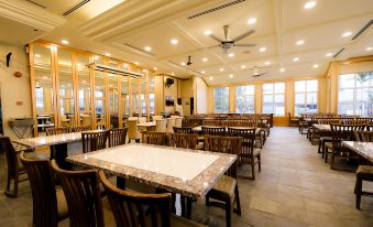 Alh Continental Resort - Housity