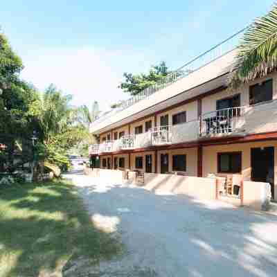 RedDoorz Hostel @ Megans Paradisio Beach Resort Hotel Exterior