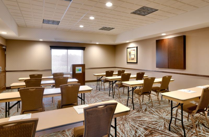 Holiday Inn Express & Suites Butte by IHG photo 4
