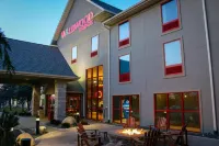 Wildwood Lodge & Suites Hotels near Seven Flags Event Center