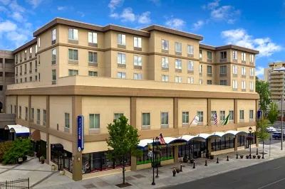 Hilton Garden Inn Yakima Downtown Các khách sạn gần Yakima County Stadium