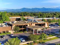 Red Lion Hotel Redding Hotels near Walmart Supercenter