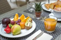 Hotel Regina Simius - Airport Shuttle
