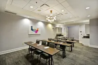 Hilton Garden Inn Gulfport Airport Hotel di Gulfport