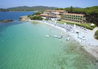Hotel Dei Pini Hotel dekat Nuraghe di Palmavera