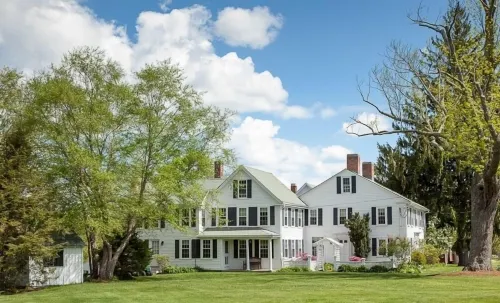 Warren Conference Center and Inn Hotels in Milford