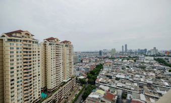 Comfort Living Studio Apartment at Mangga Dua Residence by Travelio