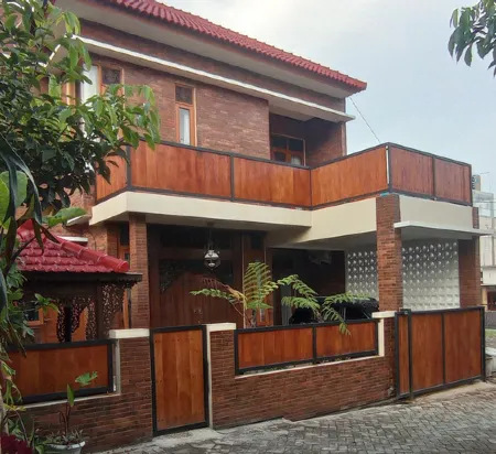 Omah Gebyok Batu Отели в г. Junrejo