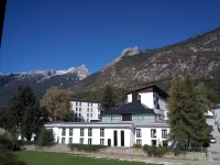 Hotel Alp Hotels near Boka Waterfall