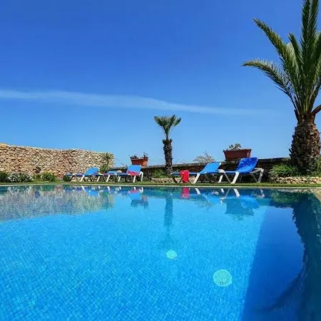 Villa Savona Sleeps 7 with Private Pool