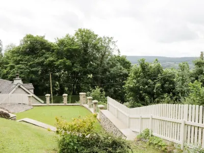 Honeypot Cottage Hotels near National Trust - Sizergh