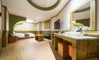 Hoengseong 원주 느낌(Wonju's Feeling) 2-Star Hotel pool