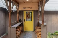 Trobele 3 Bedroom Home by NW Comfy Cabins by RedAwning