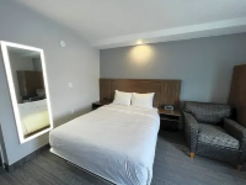 Travelodge by Wyndham Regina Hotels in Regina