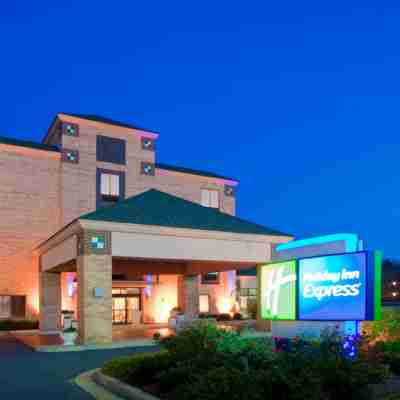 Holiday Inn Express Easton Hotel Exterior