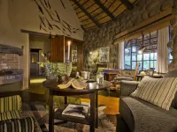Motswari Private Game Reserve by Newmark - Stuga