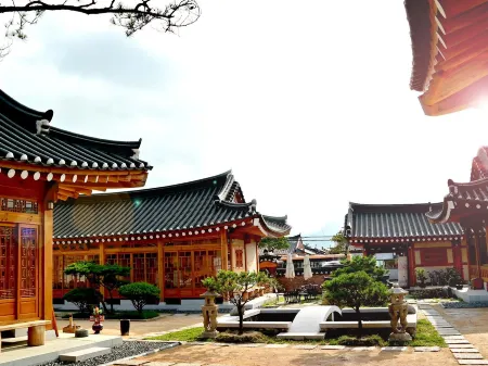 Hwangnamkwan Hanok Guesthouse