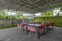 RedDoorz Near Kampus Ump Purwokerto Hotels in Kecamatan Kembaran