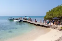 Rosario de Mar Ecohotel Отели в г. Baru