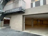 Hotel Il Grandit Hotels in Sakai