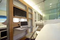 Yotelair London Gatwick Airport