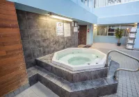 Comfort Inn & Suites - ที่มีอ่างอาบน้ำ
