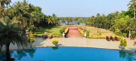 Lake Palace Trivandrum Отели рядом с достопримечательностью «NAZI»