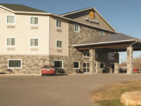 La Quinta Inn & Suites by Wyndham Fairbanks Airport