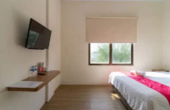 RedDoorz @ Komplek MMTC Deli Serdang Hotel di Medan Estate